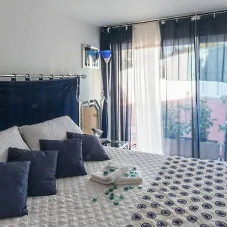 Juan Les Pins Near Cannes Beaches 18-20 Guests