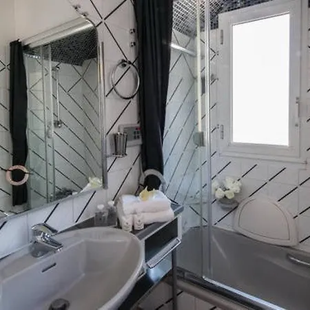 Juan Les Pins Near Cannes Beaches 18-20 Guests *
